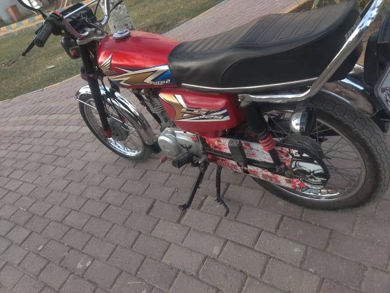 Honda 125 model 2020 Karachi number first owner 4