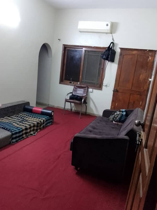 Portion available for rent gulshan-e-iqbal block 10 3