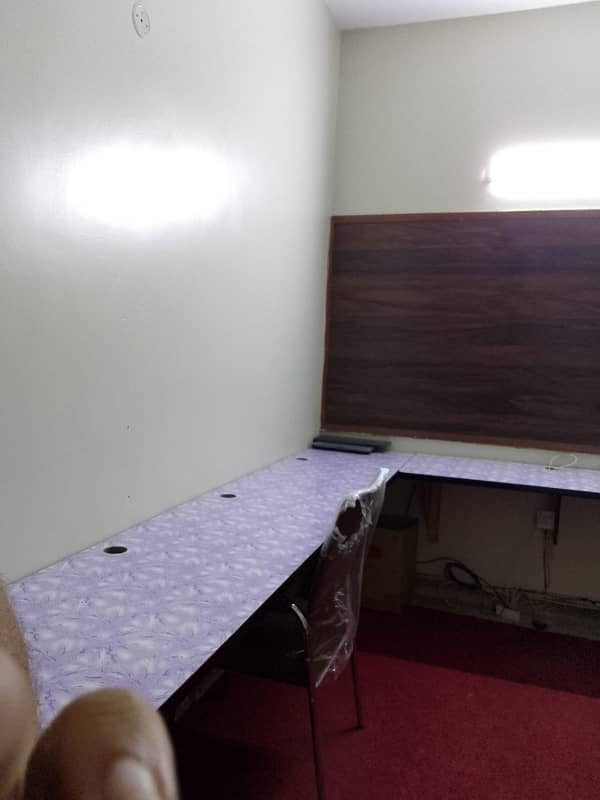 Portion available for rent gulshan-e-iqbal block 10 10