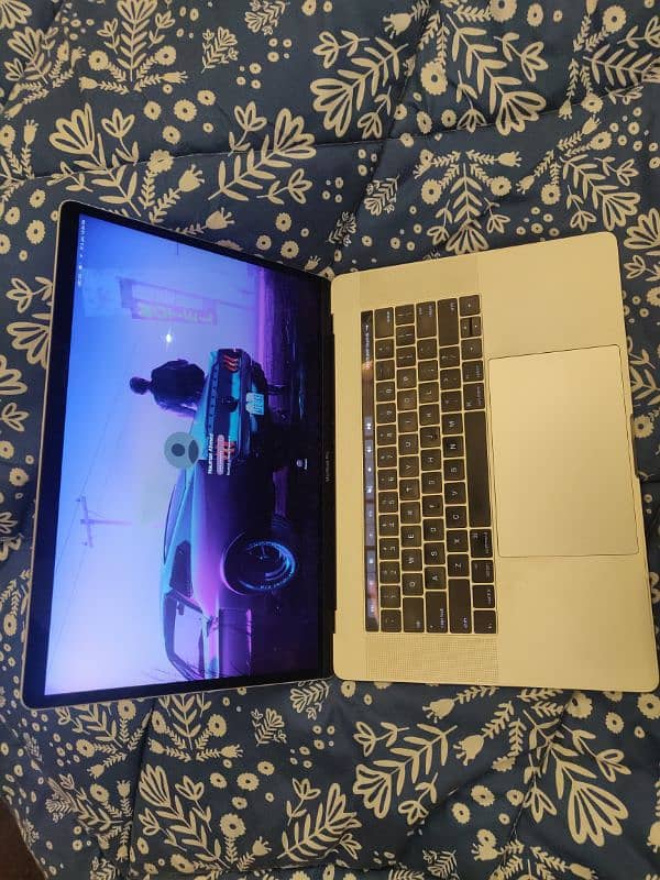 Macbook Pro 15" 2016(Late) 10/10 9