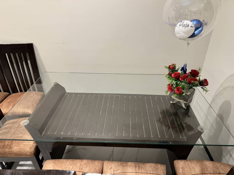 Dinning table with 6 Chairs 4