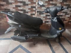 Petrol scooty 1 year used only