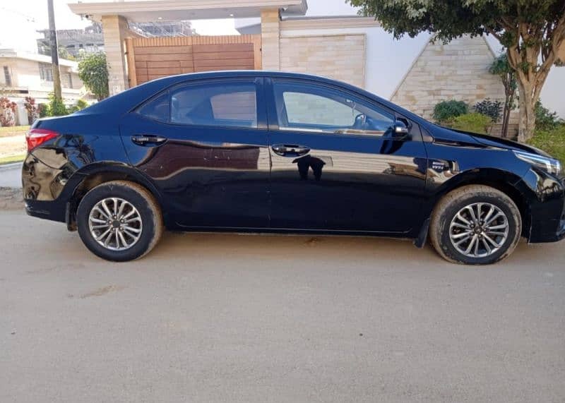 Toyota Corolla Altis 2015 3