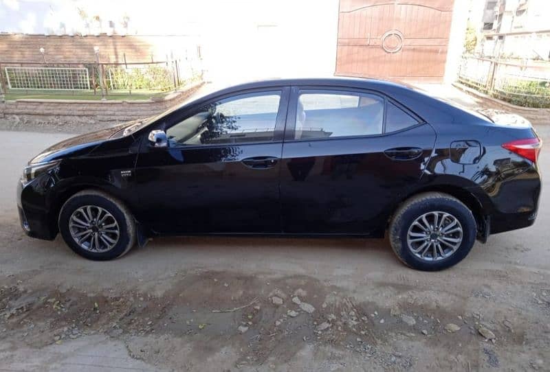 Toyota Corolla Altis 2015 4