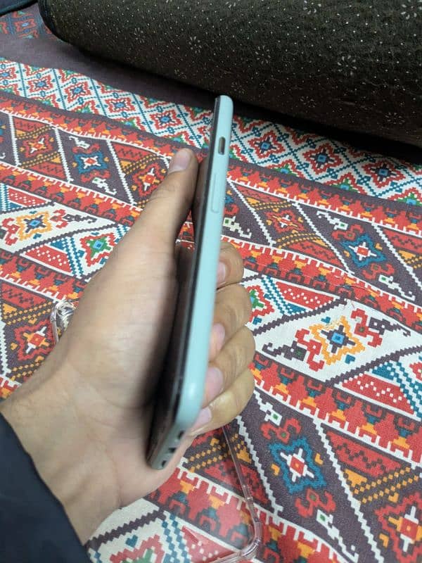 Google pixel 5 Good Condition 4