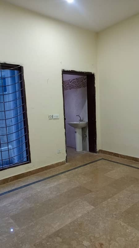 10 Marla House for Rent in Johar Town for Family and Silent office (Call center + Software house) 1