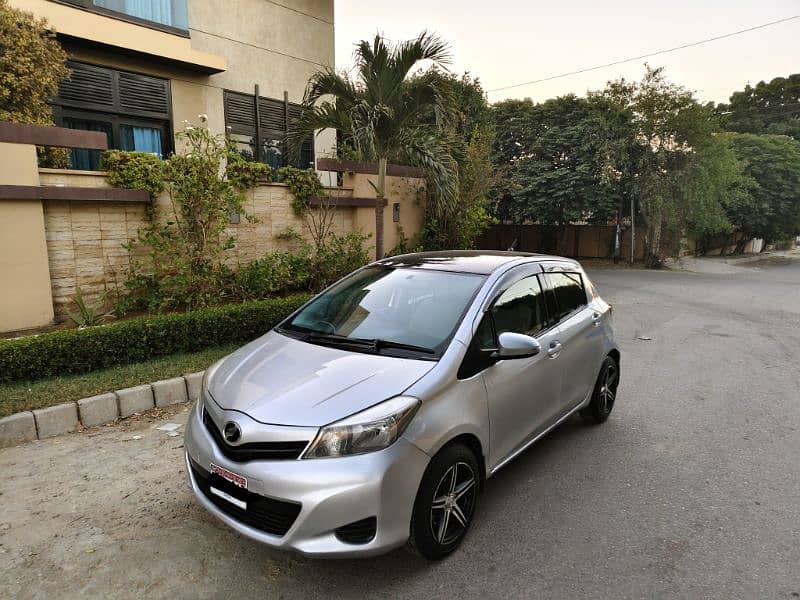 TOYOTA VITZ F 1.0cc MODEL 2014 REG. 2014 ORIGINAL SILVER METALIC COLOR 2