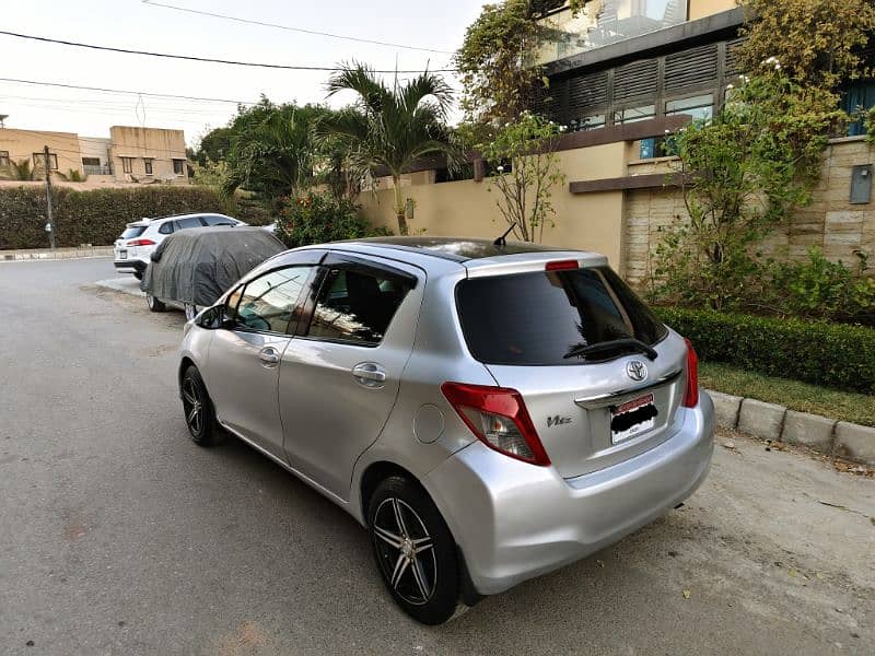 TOYOTA VITZ F 1.0cc MODEL 2014 REG. 2014 ORIGINAL SILVER METALIC COLOR 3