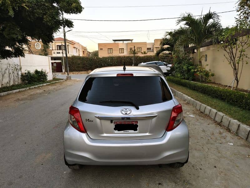 TOYOTA VITZ F 1.0cc MODEL 2014 REG. 2014 ORIGINAL SILVER METALIC COLOR 4