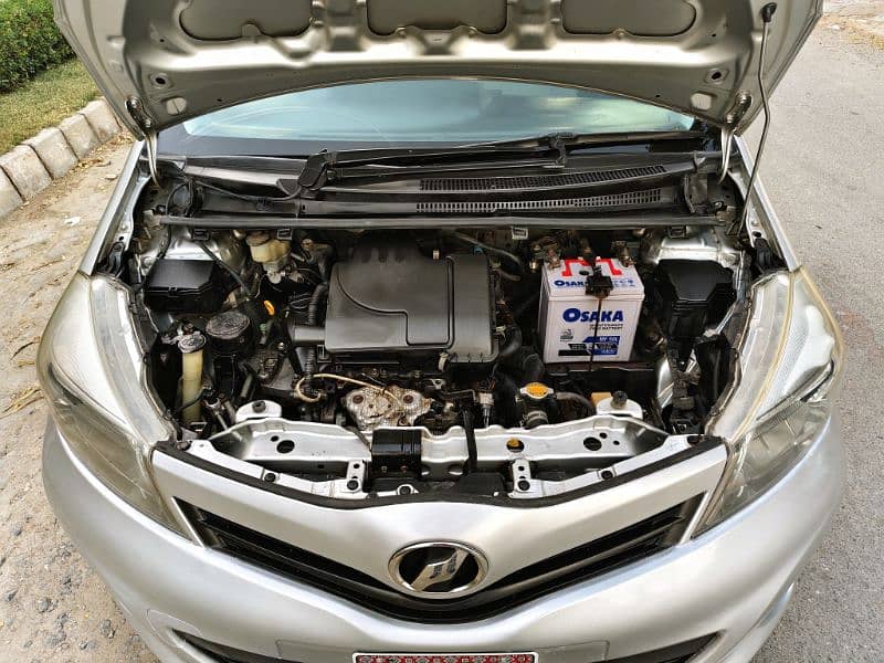 TOYOTA VITZ F 1.0cc MODEL 2014 REG. 2014 ORIGINAL SILVER METALIC COLOR 8