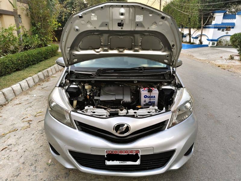 TOYOTA VITZ F 1.0cc MODEL 2014 REG. 2014 ORIGINAL SILVER METALIC COLOR 13