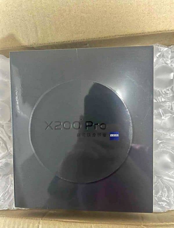 Box pack Brand new Vivo X200 pro 16/512 gb Titanium just 265k 0