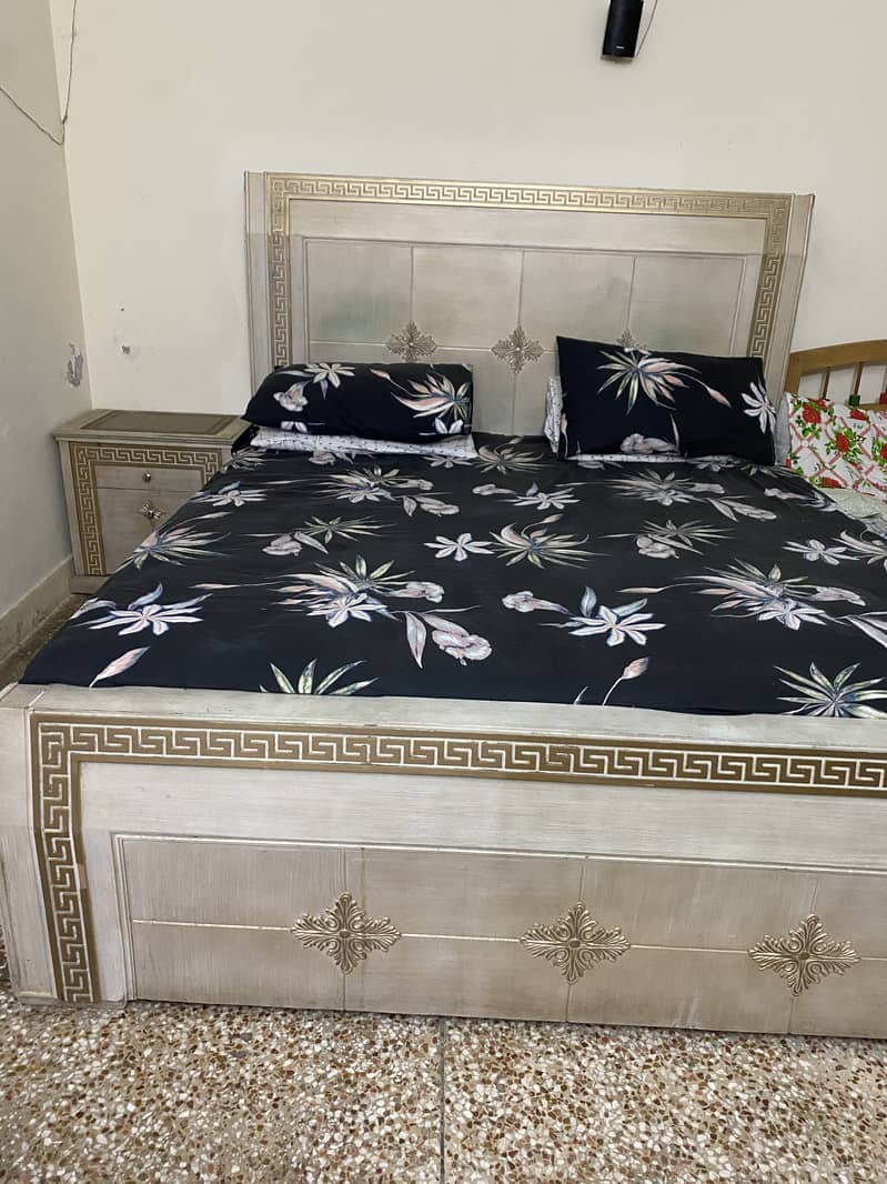 Double bed with side table 3