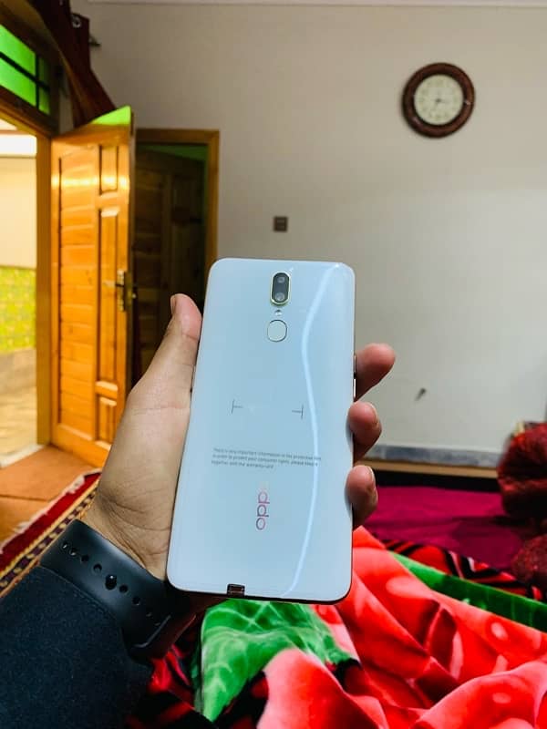 oppo f11 1