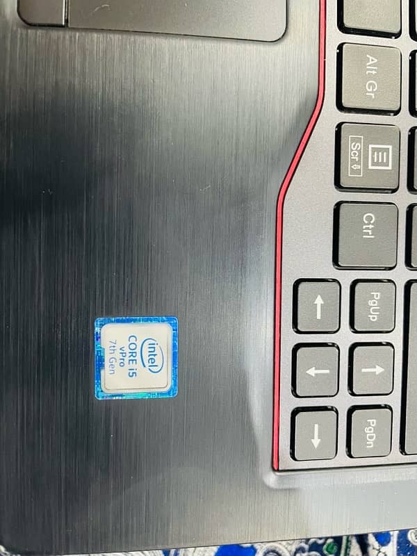 Fujitsu LIFEBOOK U Series 9