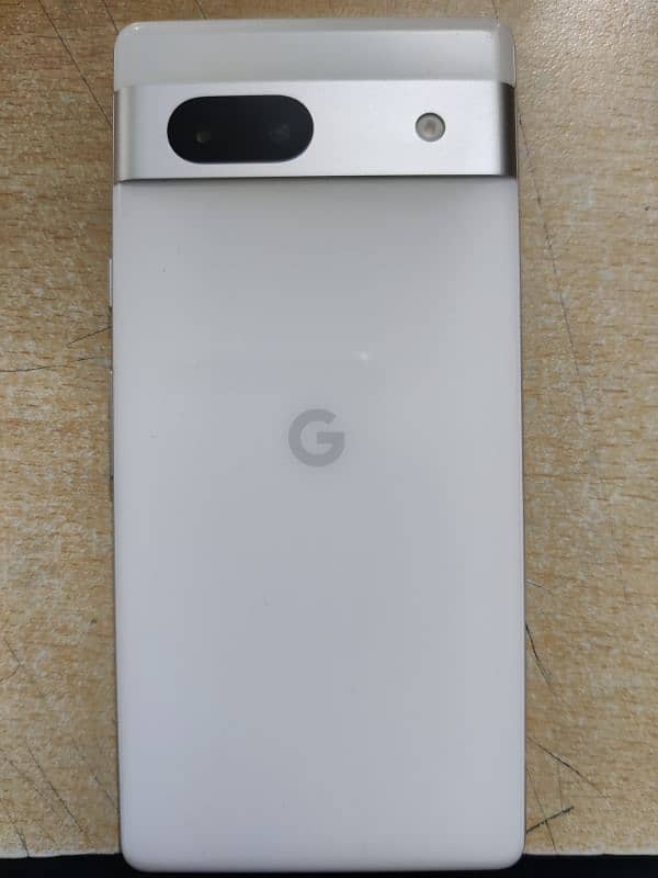 Google pixel 7A 10/10 white 6