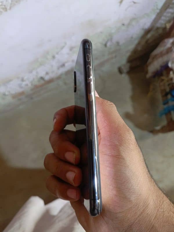 iphone xs black color 256 gb 3