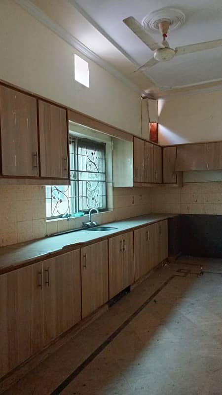 10 Marla House for Rent in Johar Town for Family and Silent office (Call center + Software house) 1