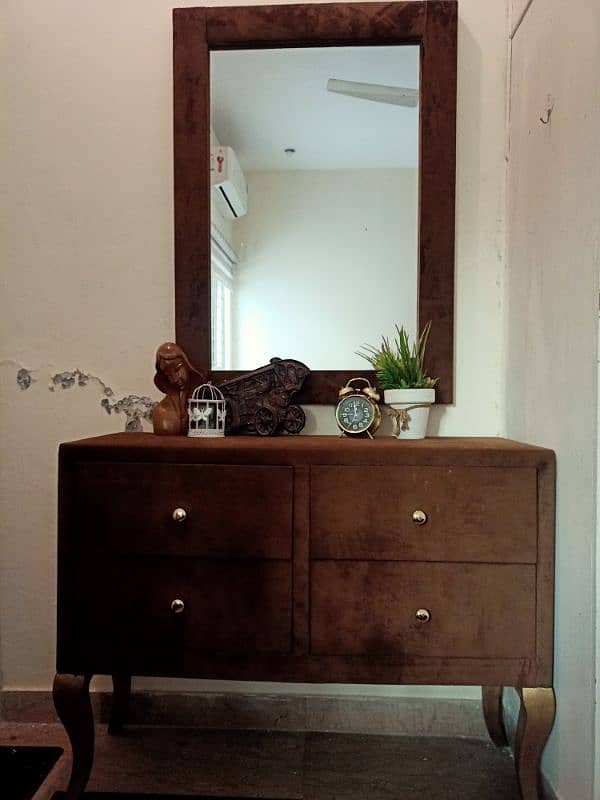 Console table/ Dresser 2