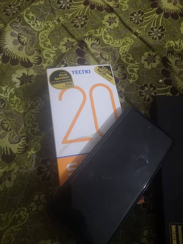 Tecno spark 20 0