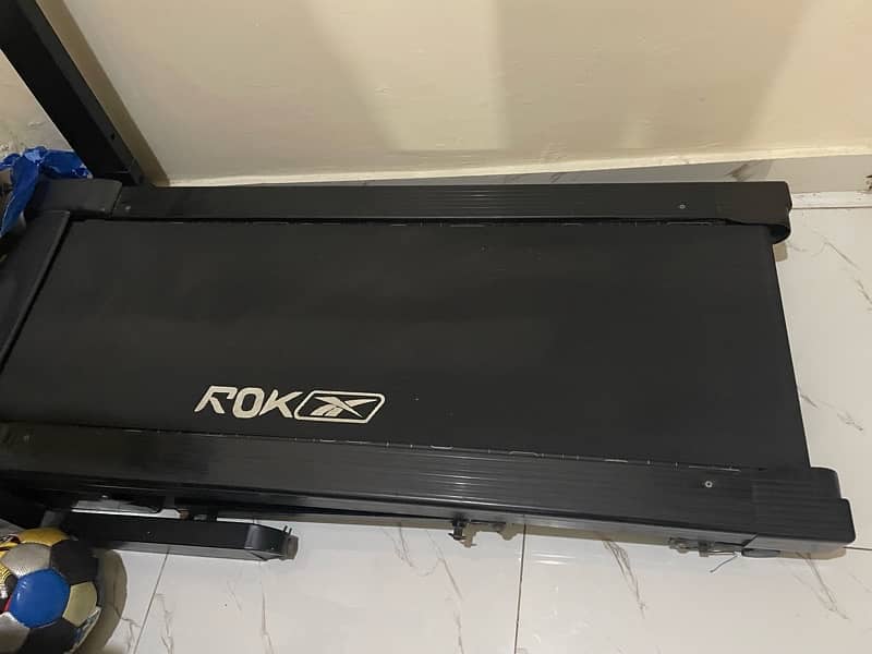 treadmill in good condition 1