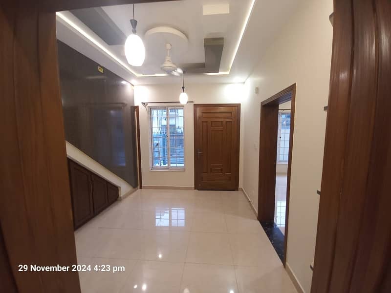 Beautiful Ground Portion For Rent 7