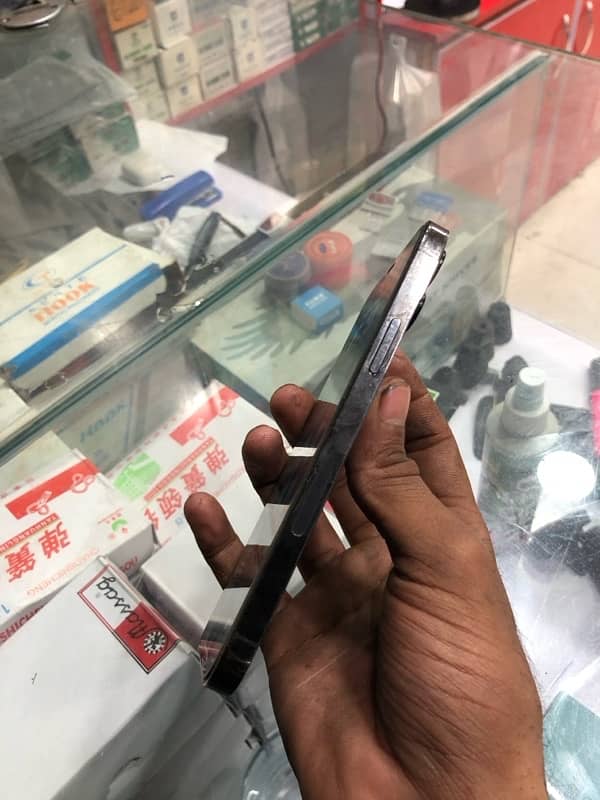 I phone 12 pro good condition factory unlock 1