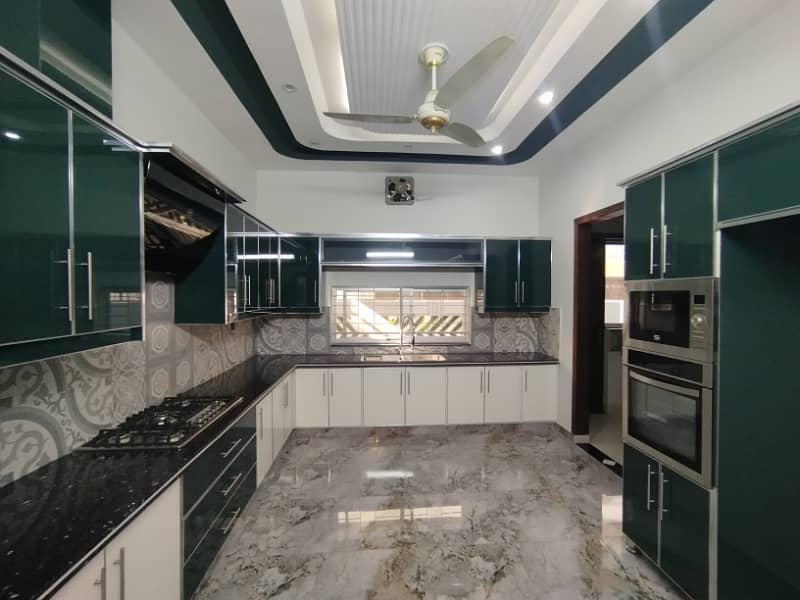 1 KANAL BRAND NEW SPANISH HOUSE FOR SALE IN NFC PHASE 1 28