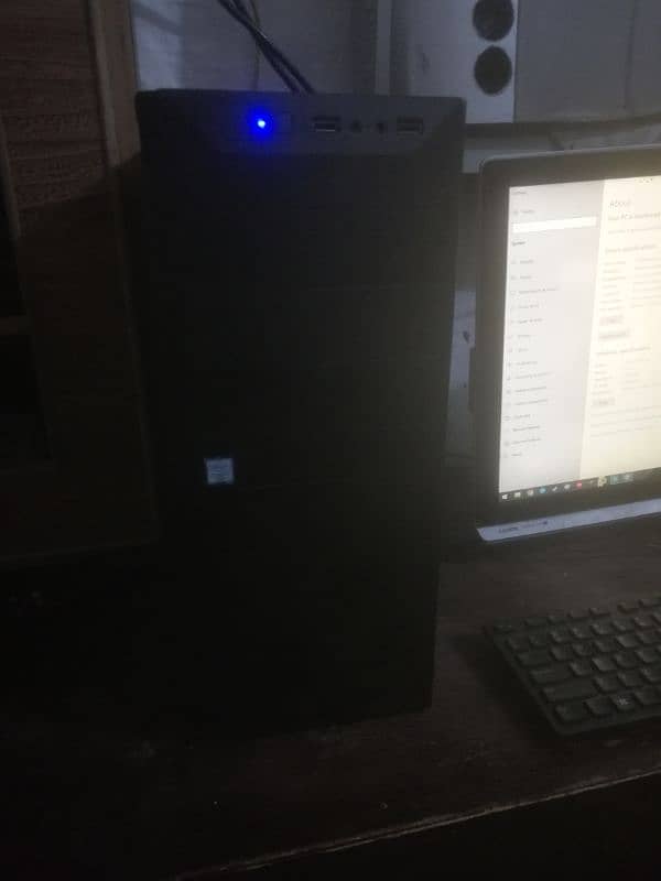 gaming pc with card and lcd 2