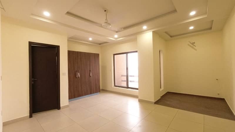 4 Bed Luxury Apartment Available. For Sale In Zarkon Heights G-15 Islamabad. 18