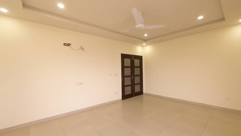 4 Bed Luxury Apartment Available. For Sale In Zarkon Heights G-15 Islamabad. 25