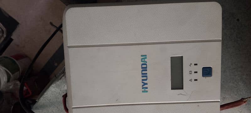 HYUNDI DIGITAL UPS 900w 12v 2