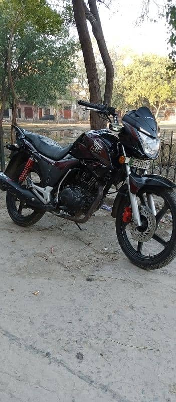 Honda CB150F 3