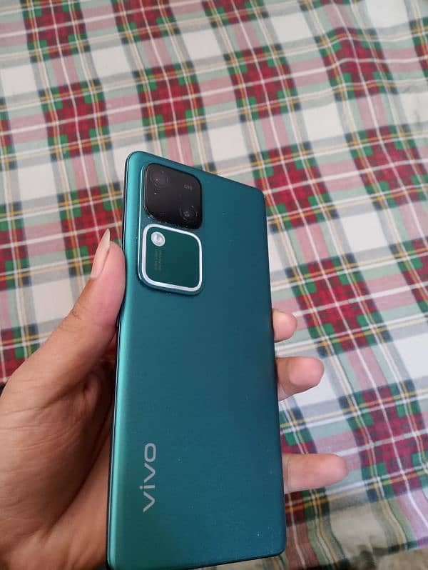 vivo v30 1