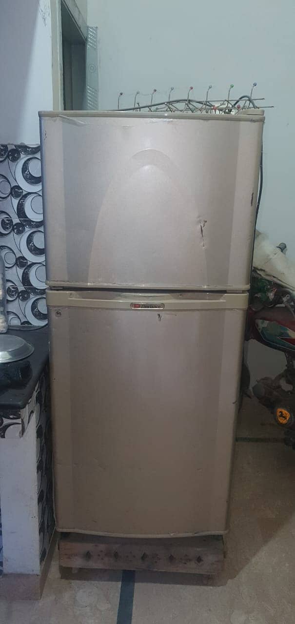 Non Inverter Mediuam size fridge, Good condition 1