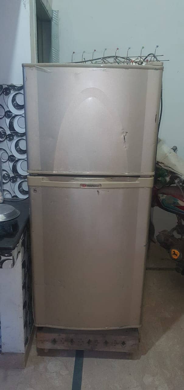 Non Inverter Mediuam size fridge, Good condition 2