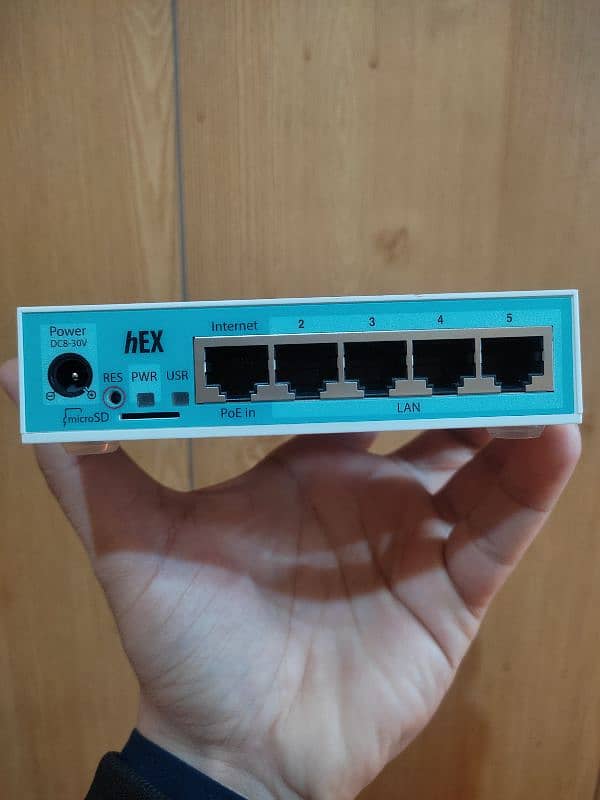 Mikrotik GR3 3 only 1 week use 10/10 with all accessories 1