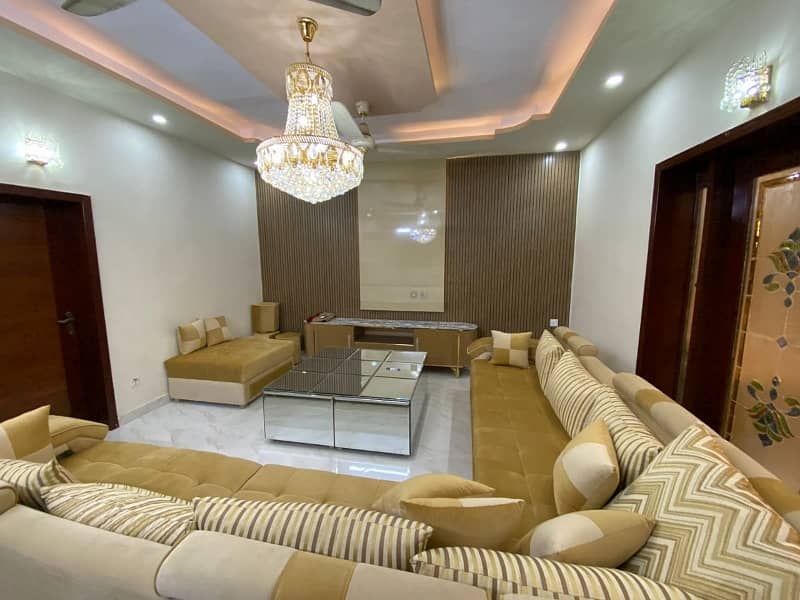 3 Bed Upper Portion Tv Lounge DD Garage VIP location 0