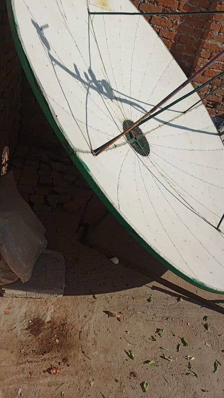 8 Feet Shabir Dish For Sale 10/10 2