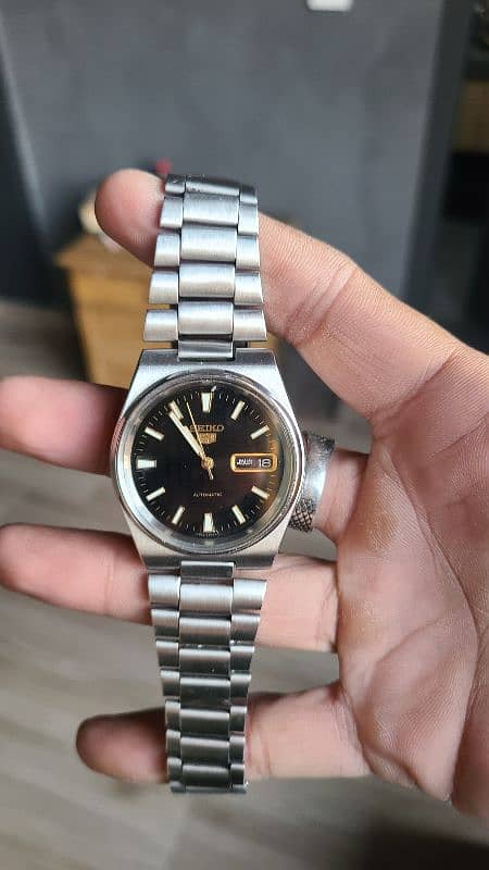 seiko 5, rare dials, like new condition. 1