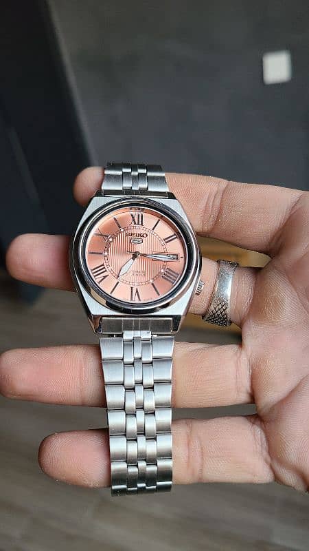 seiko 5, rare dials, like new condition. 5