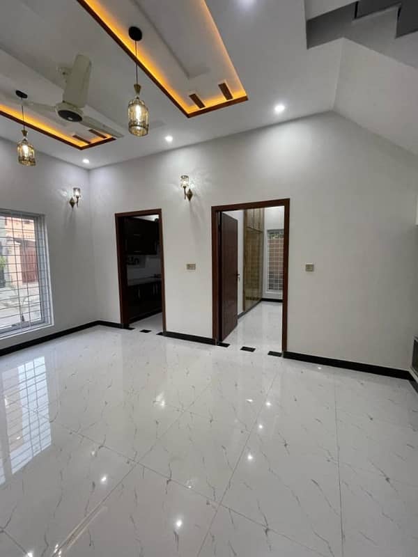 5 MARLA BRAND NEW CORNER HOUSE FOR SALE IN NASHEMAN E IQBAL PHASE 2 11