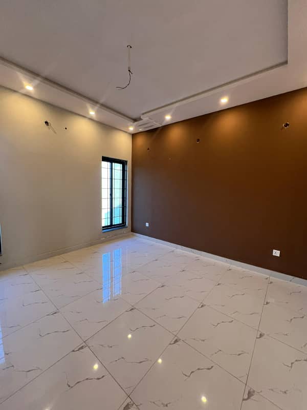 5 MARLA BRAND NEW HOUSE FOR SALE IN VERY REASONABLE PRICE 8