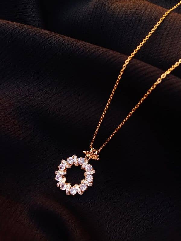 Flower Shaped Gold Plated Locekt with Artificial Stone 2