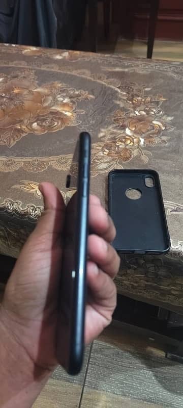 apple iphone xr 64 gb 1