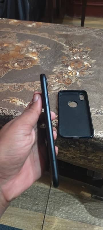 apple iphone xr 64 gb 4