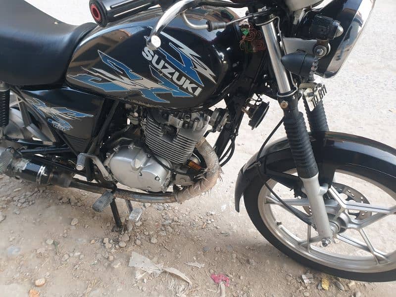 Suzuki GS 150SE 2022 (Islamabad Registered) 9