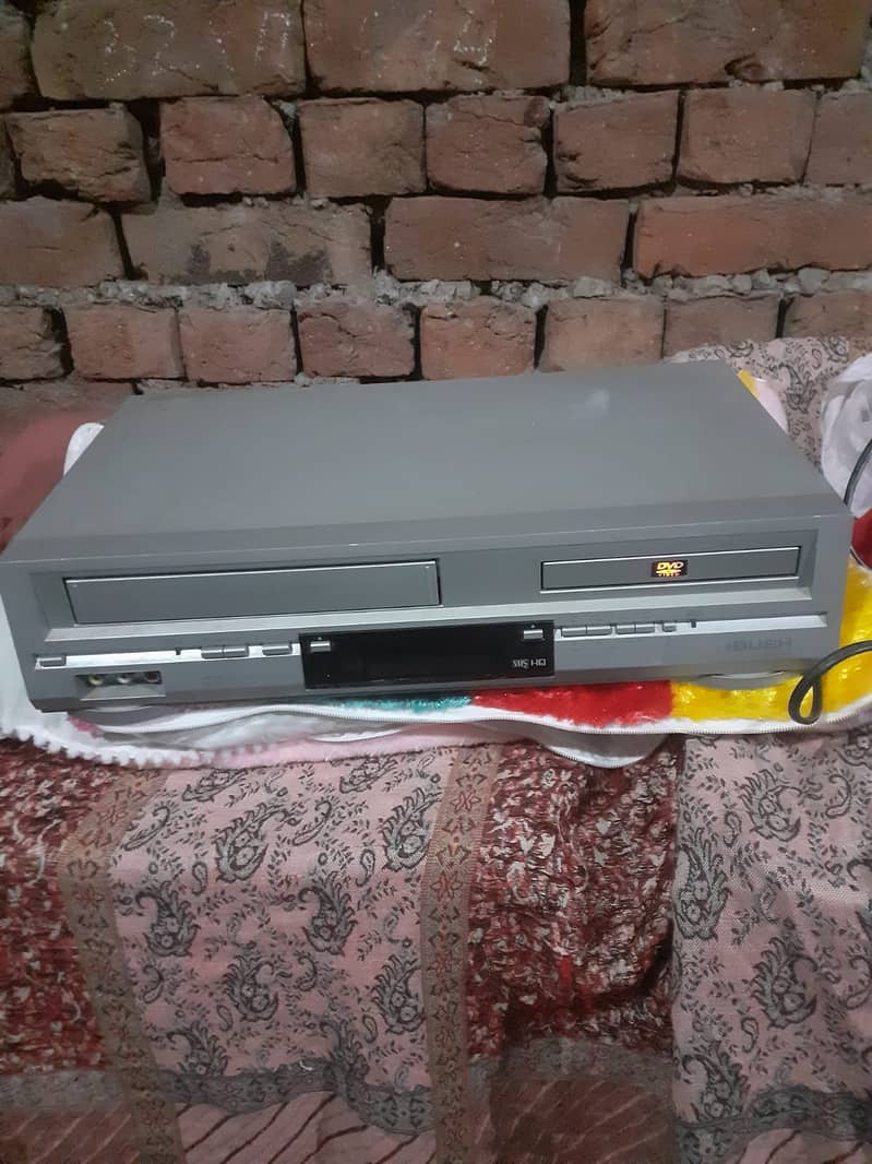 Bush VCR & Vedio Dvd Two in 2 player 3