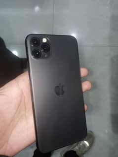 IPhone 11 pro max ! 256 GB factory unlock