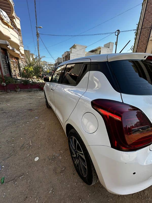 Suzuki Swift 2024 white colour 0